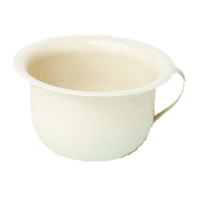 Close: Pot with handle