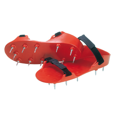 Close: Spike slipper with velcro fastener