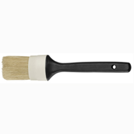 Close: Oval shaped brush