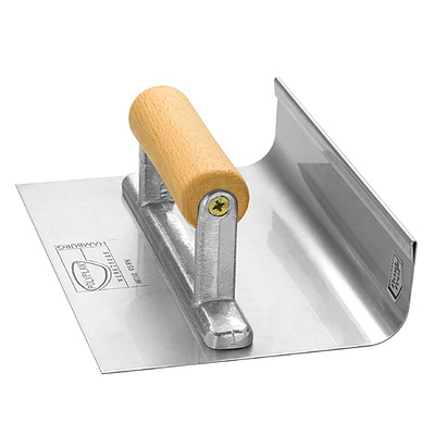 Close: Concave tapered trowel for floors